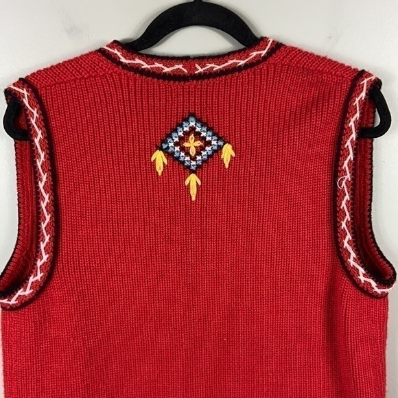 Vintage 70’s Hand Made Folk Art Floral Embroidered Knit Sweater Vest Size L - Picture 10 of 12
